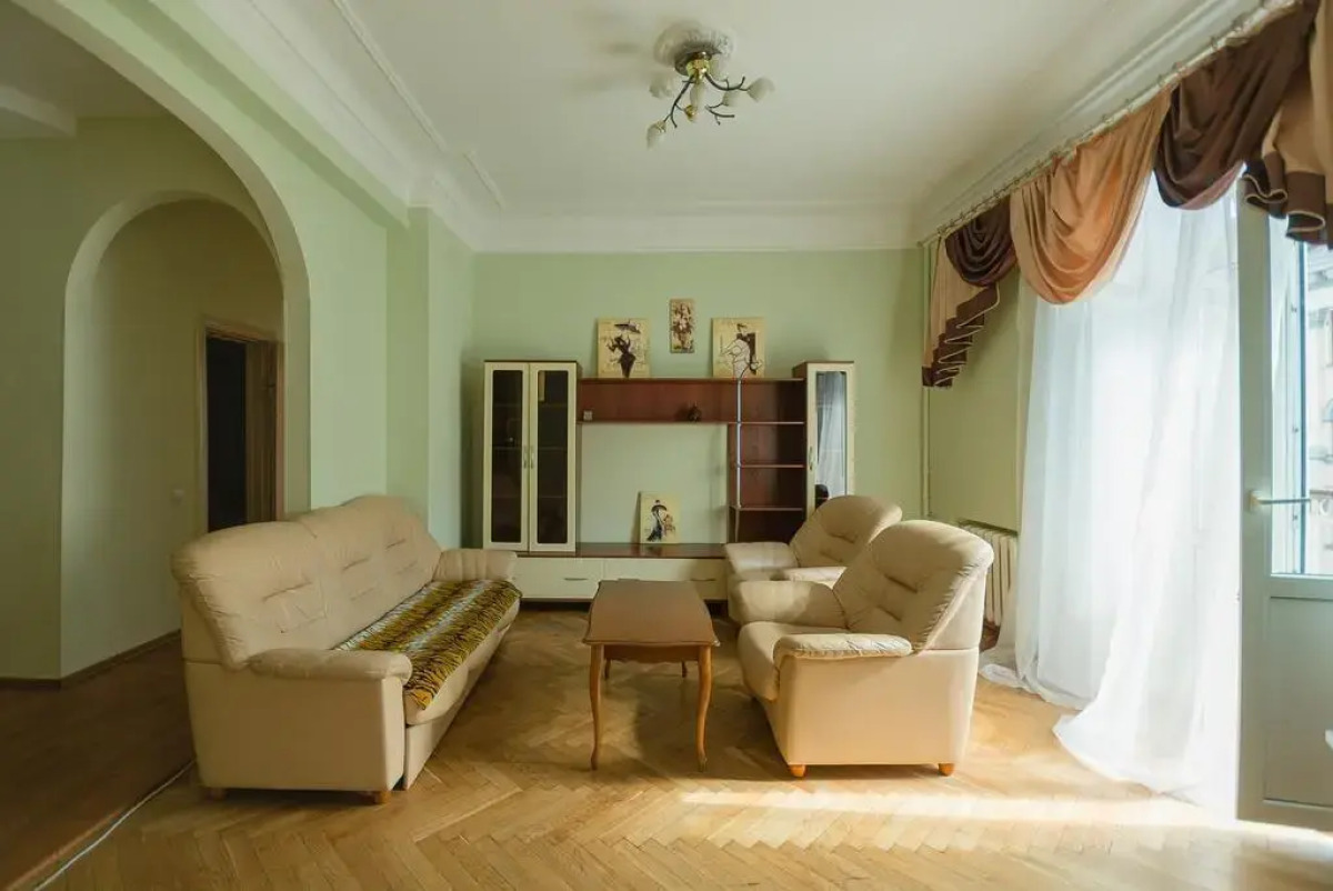 Prorizna Studio Kiev Apartment