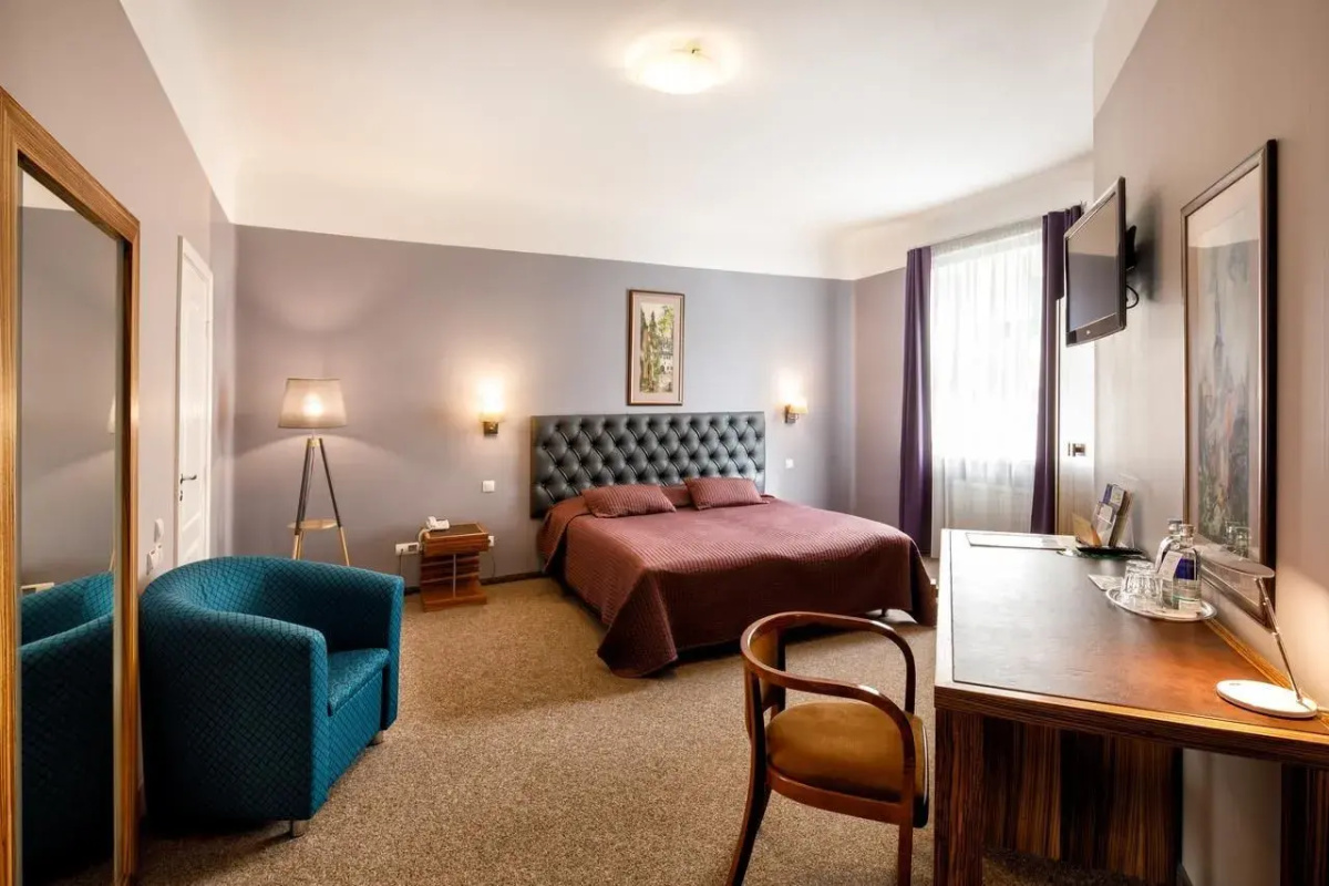 City Hotel TEATER