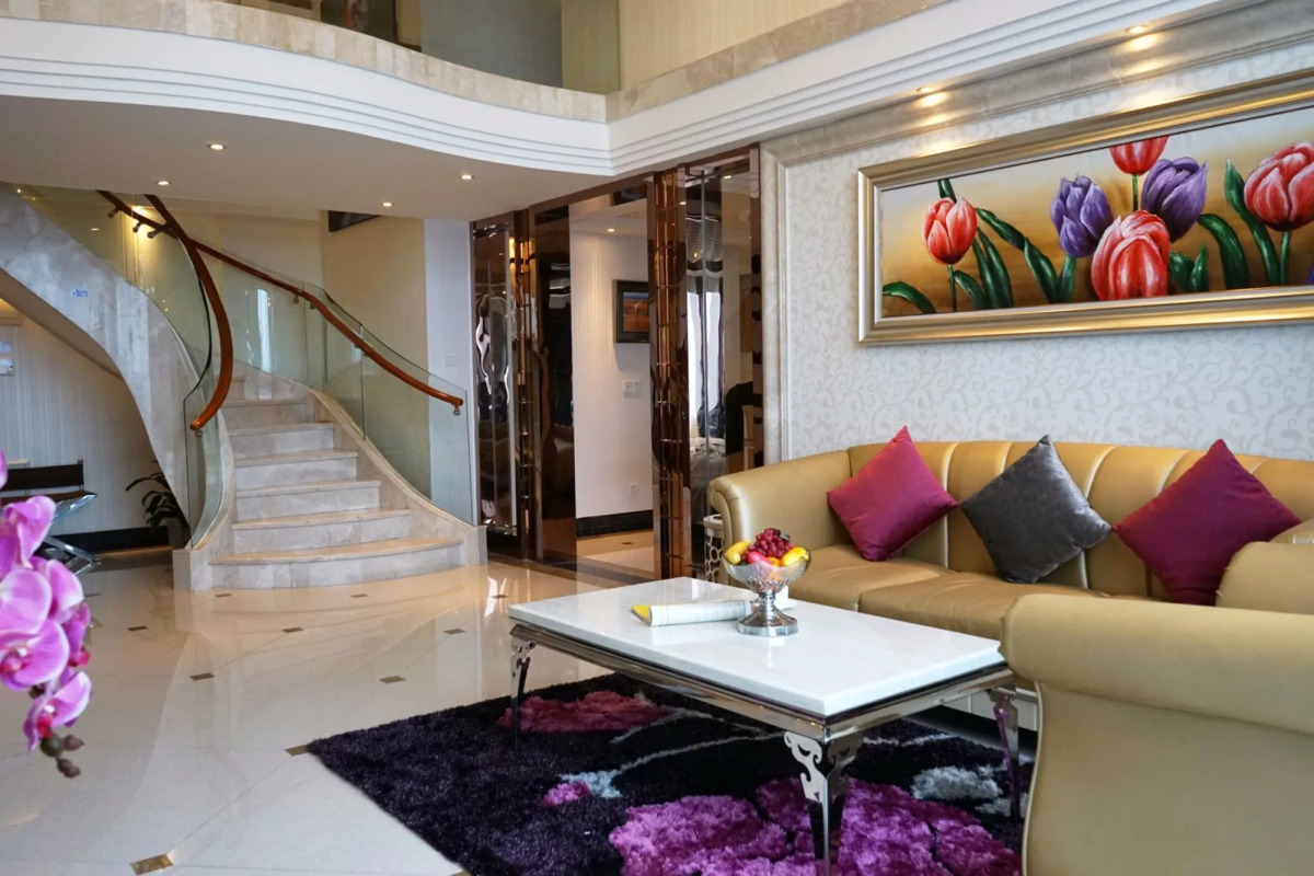 South & North International Apartment