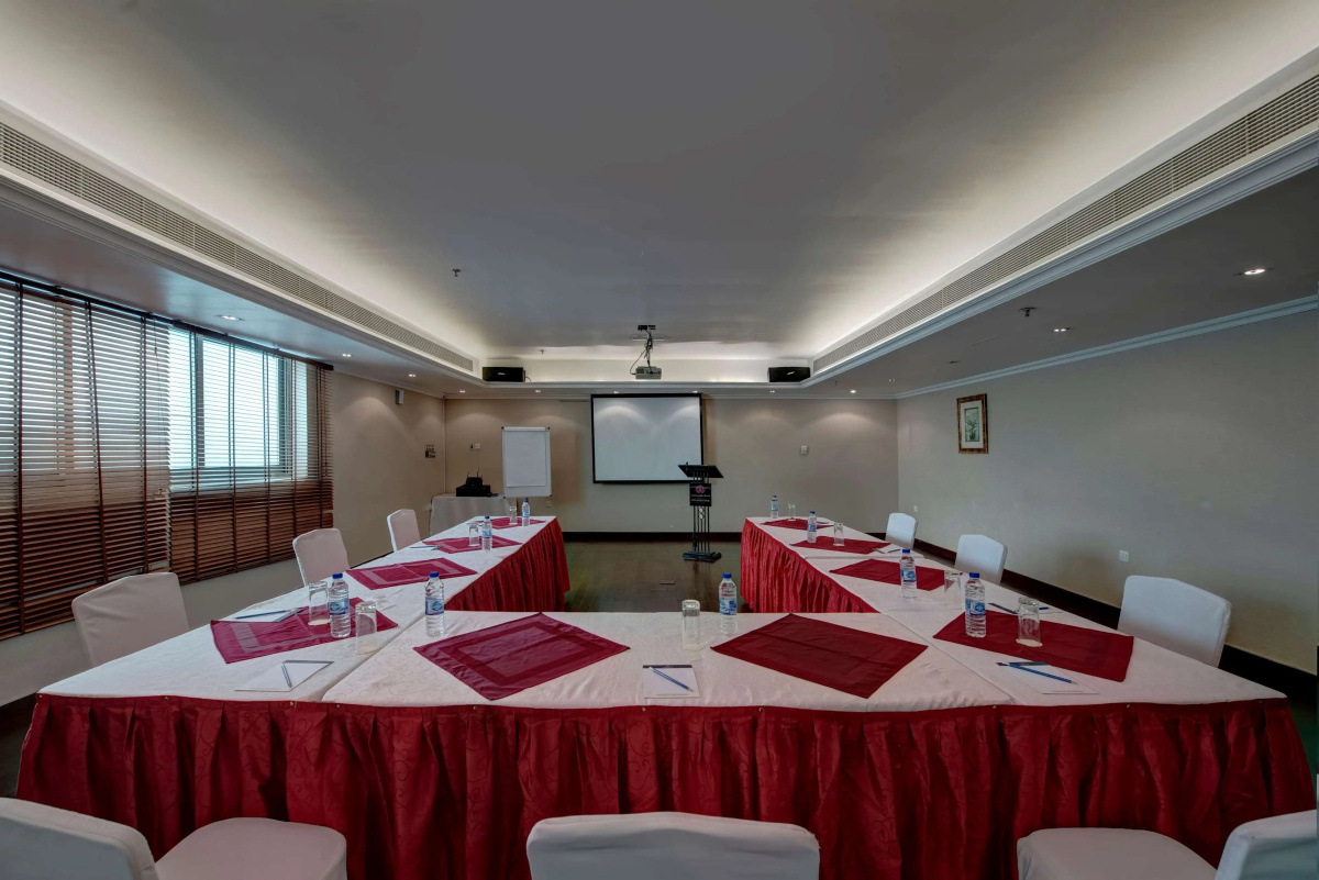 Howard Johnson Plaza By Wyndham Dubai Deira