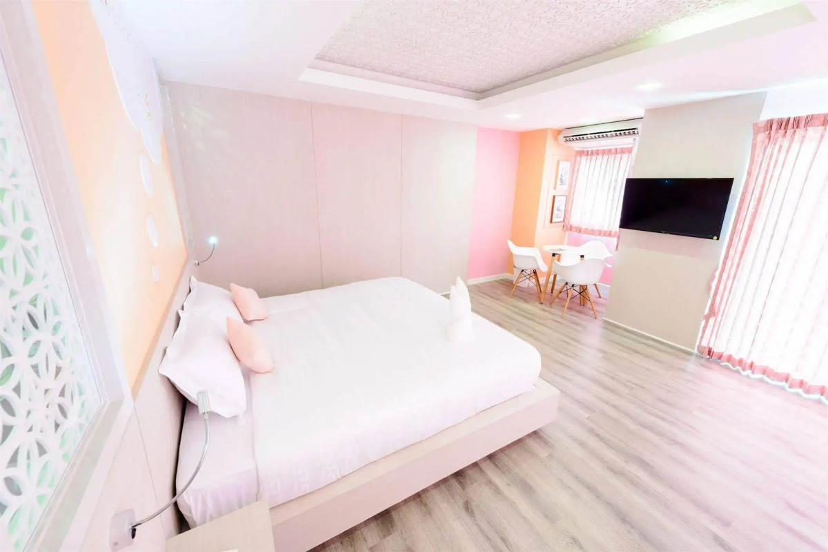 The Tint at Phuket town