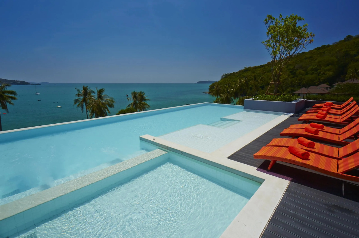 Отель Bandara Beach Resort, Phuket