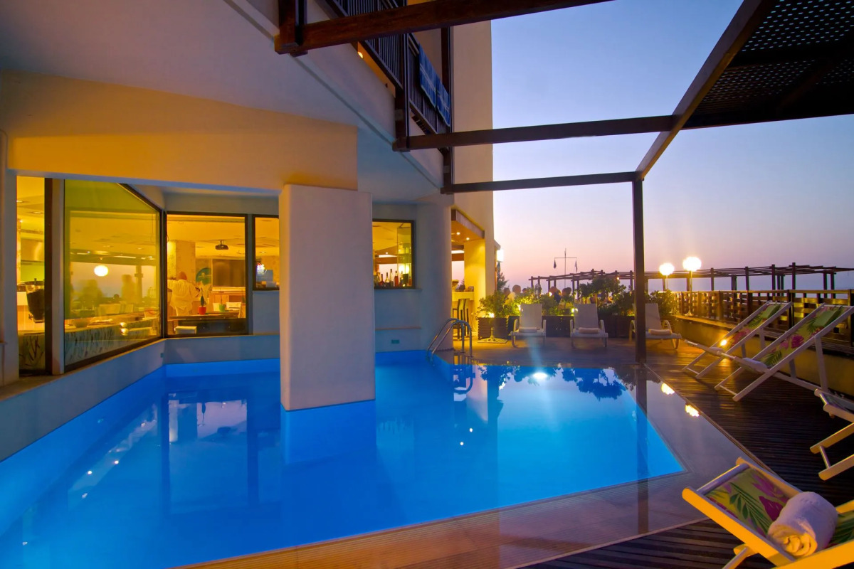 Steris Elegant Beach Hotel