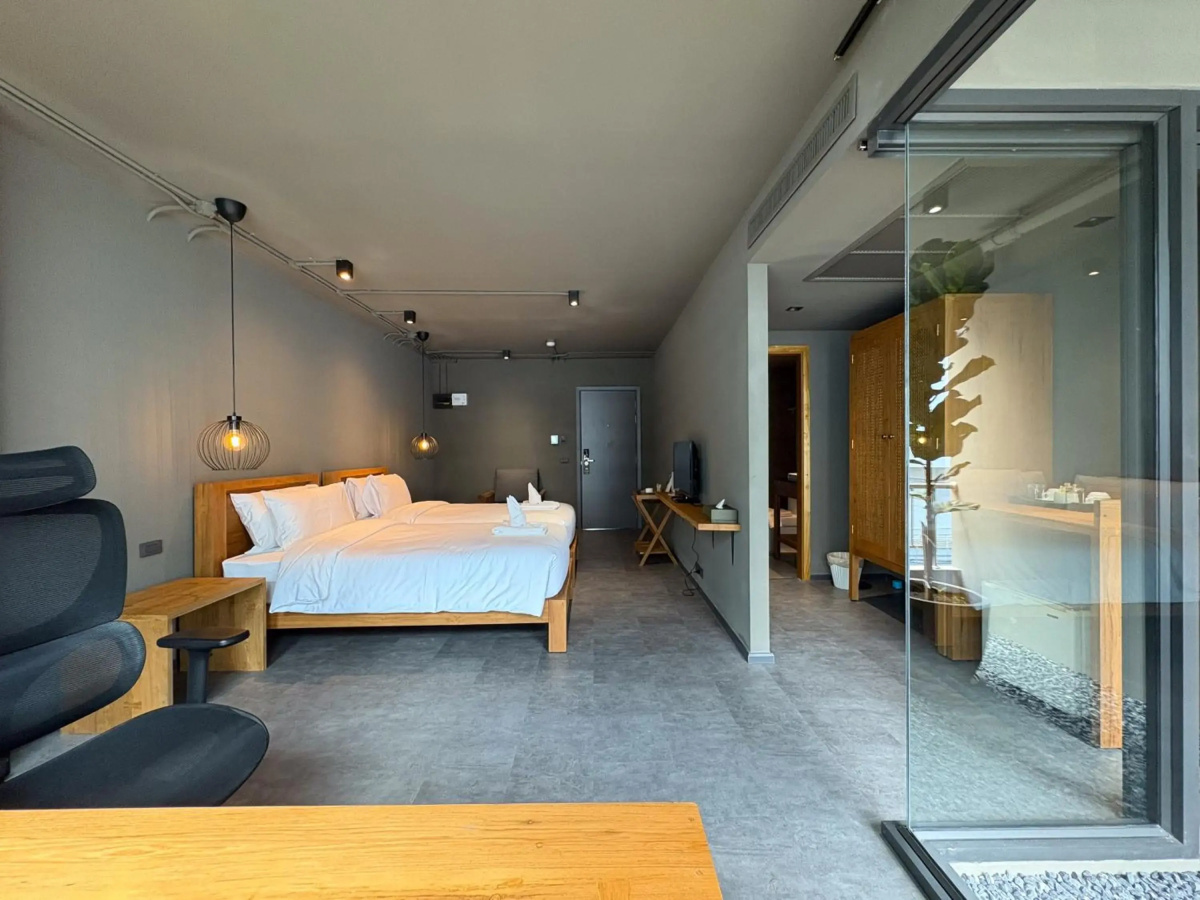 Centric Place Hotel