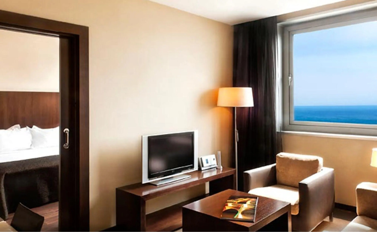 Отель Leonardo Royal Barcelona Forum