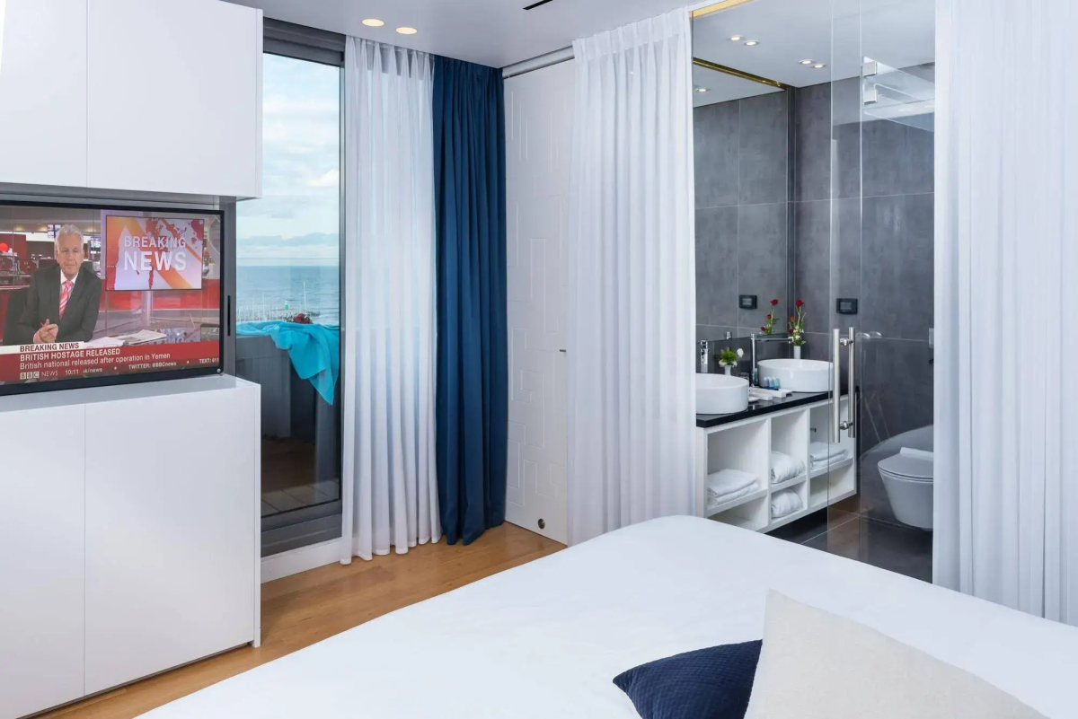 Sea Side by Zvieli Hotels