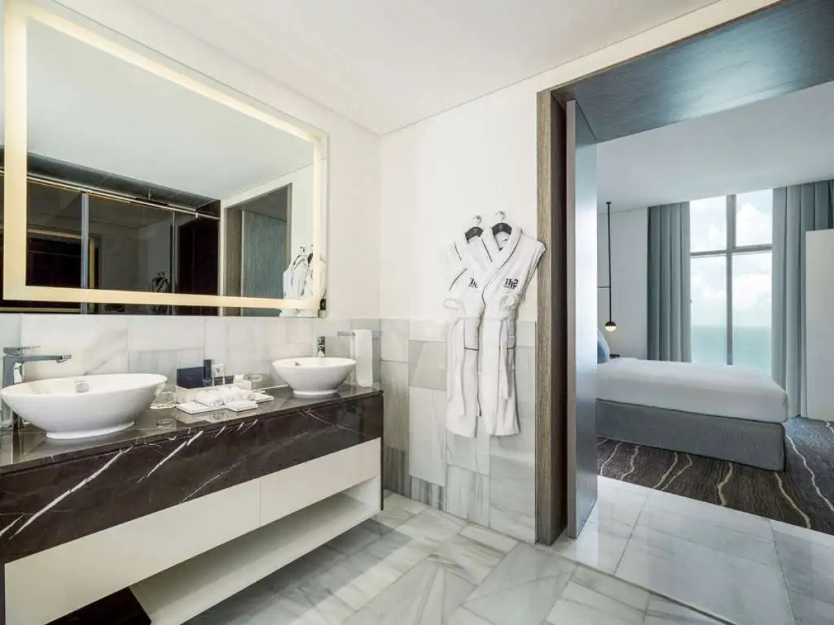 Th8 Palm Dubai Beach Resort, Vignette Collection, by IHG