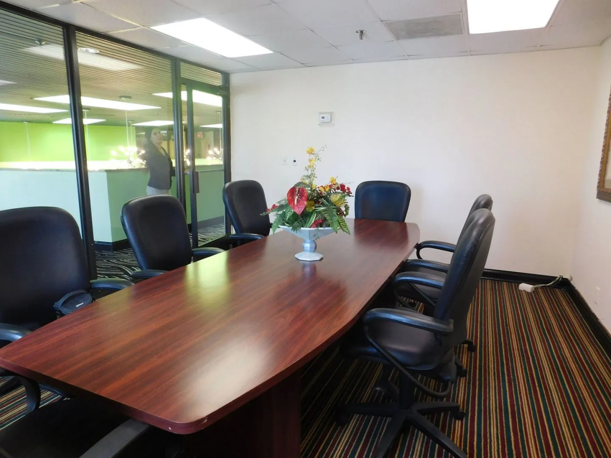 Grand Hotel Orlando at Universal Blvd - Shuttle to Theme Parks