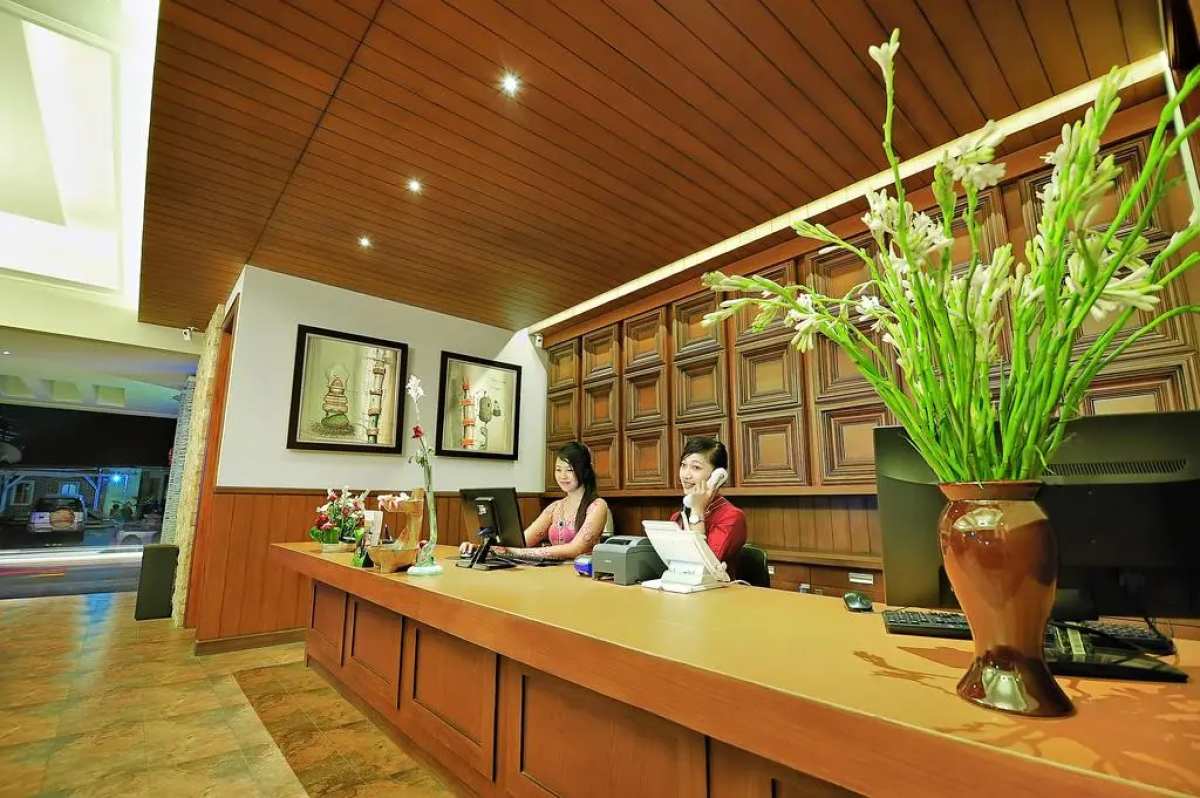 Alron Hotel Kuta Powered by Archipelago