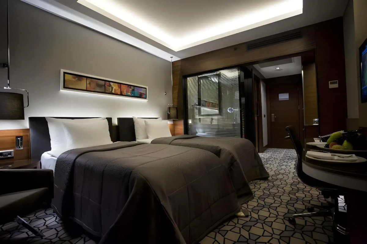 Royal Stay Palace Hotel