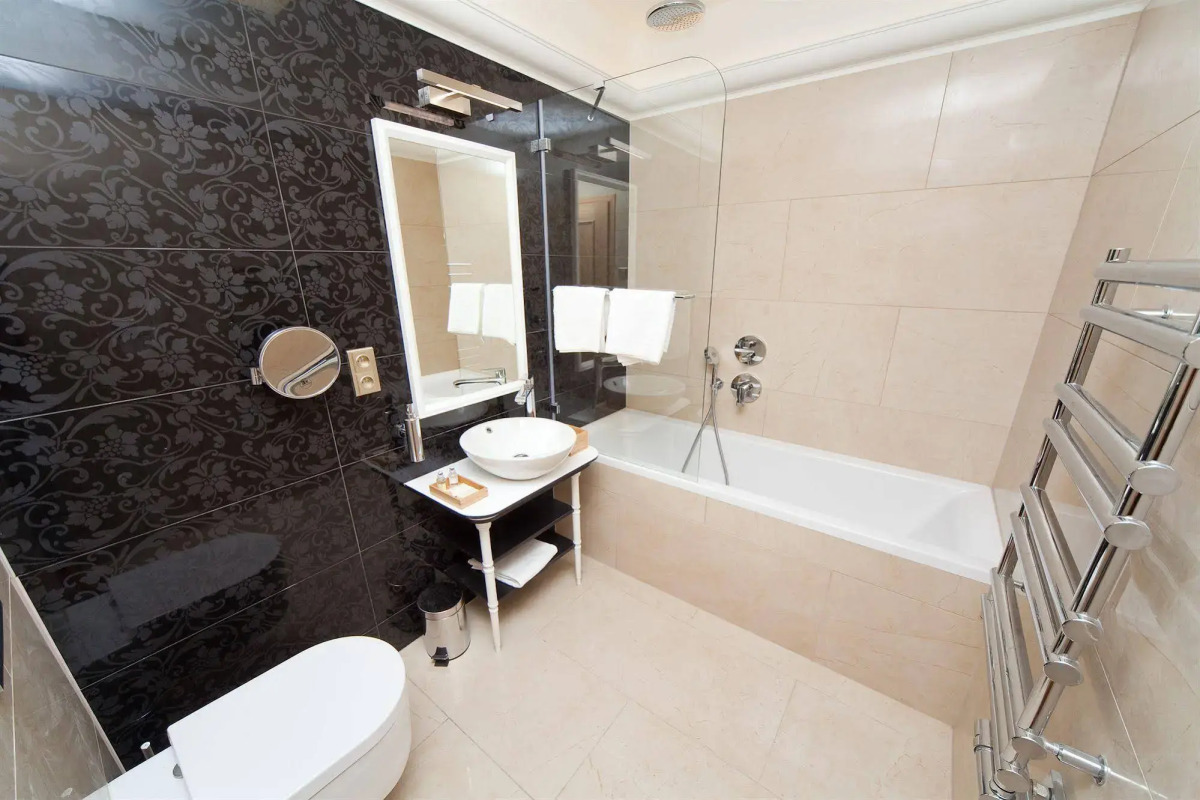 Merchant's Avenue Hotel