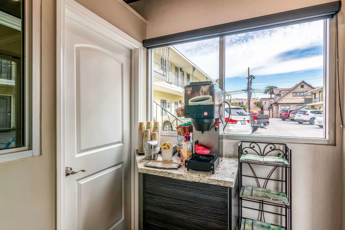 Inn at 50 at Long Beach Convention Center