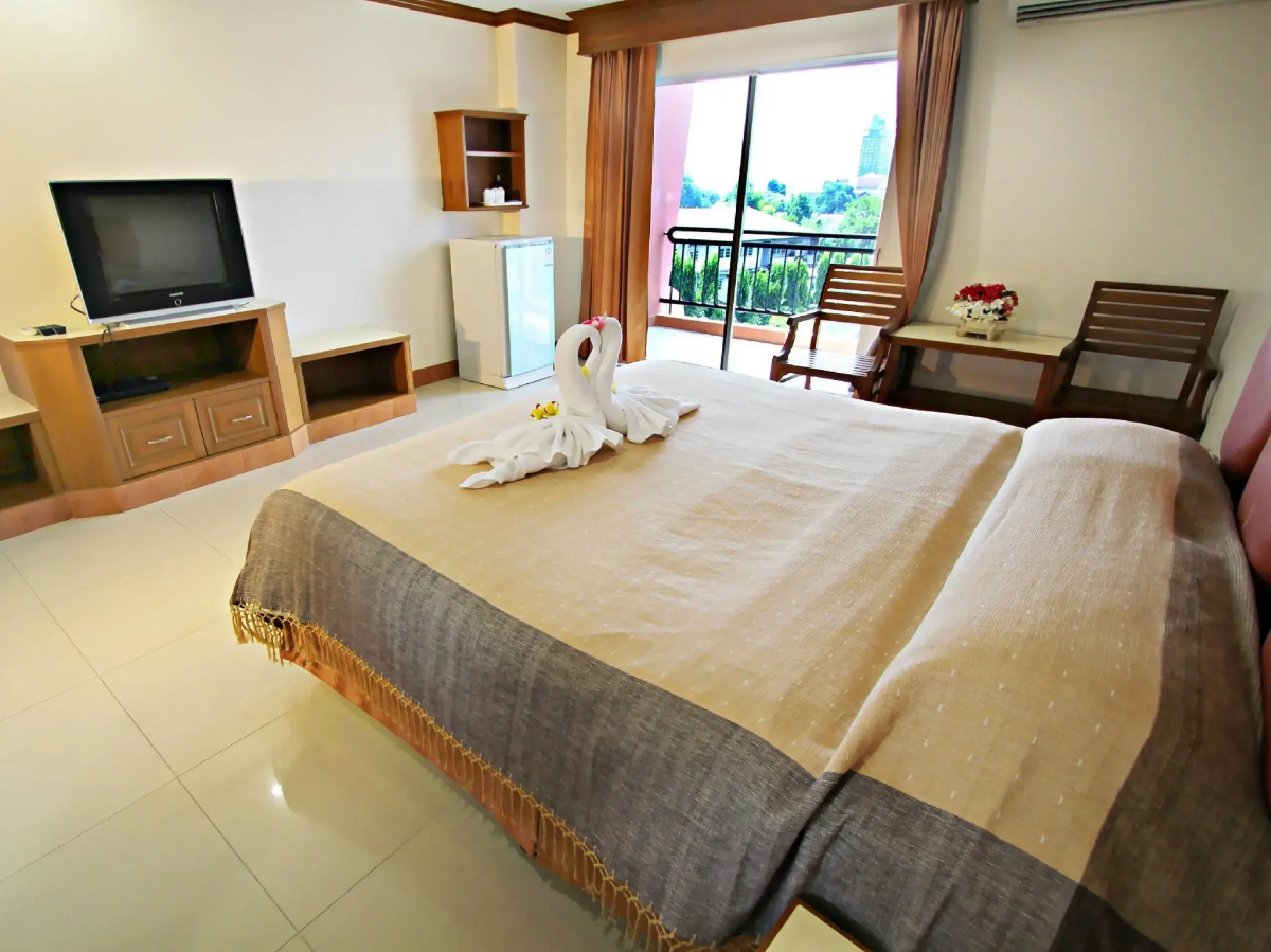 Lek Villa