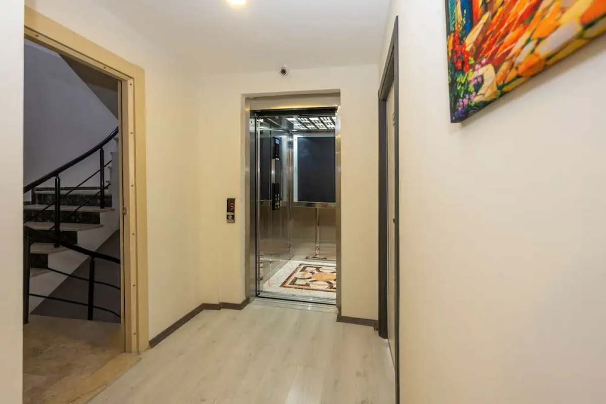 Gloria Airport Hotel