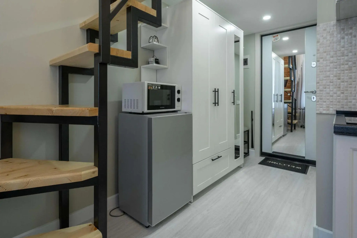 Метры в центре на Греческом проспекте 17