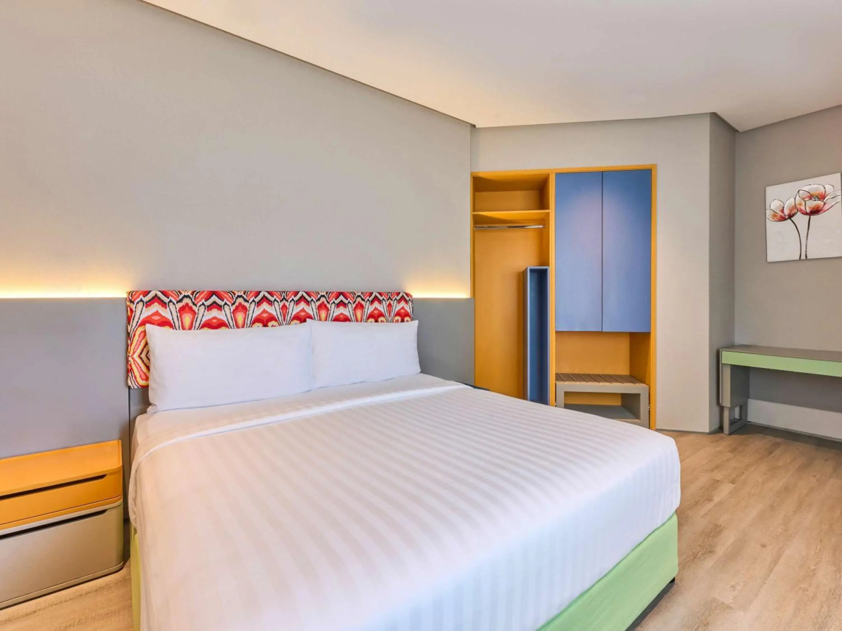 Port Fiesta Park Hotel