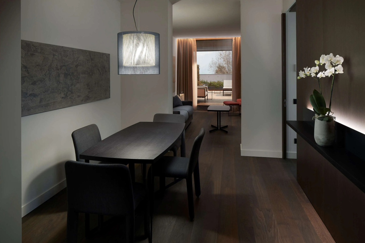 Отель Hilton Lake Como