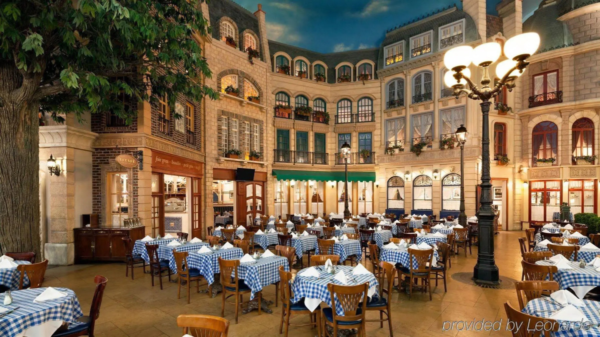 Курорт Paris Las Vegas Resort & Casino