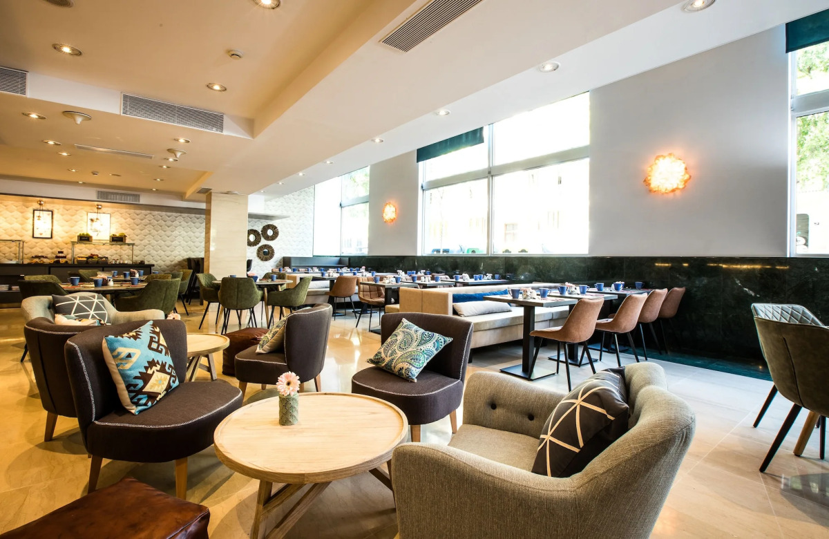 Отель Leonardo Hotel Barcelona Gran Via