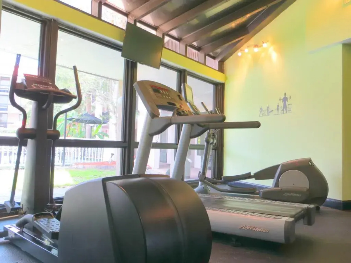 Grand Hotel Orlando at Universal Blvd - Shuttle to Theme Parks