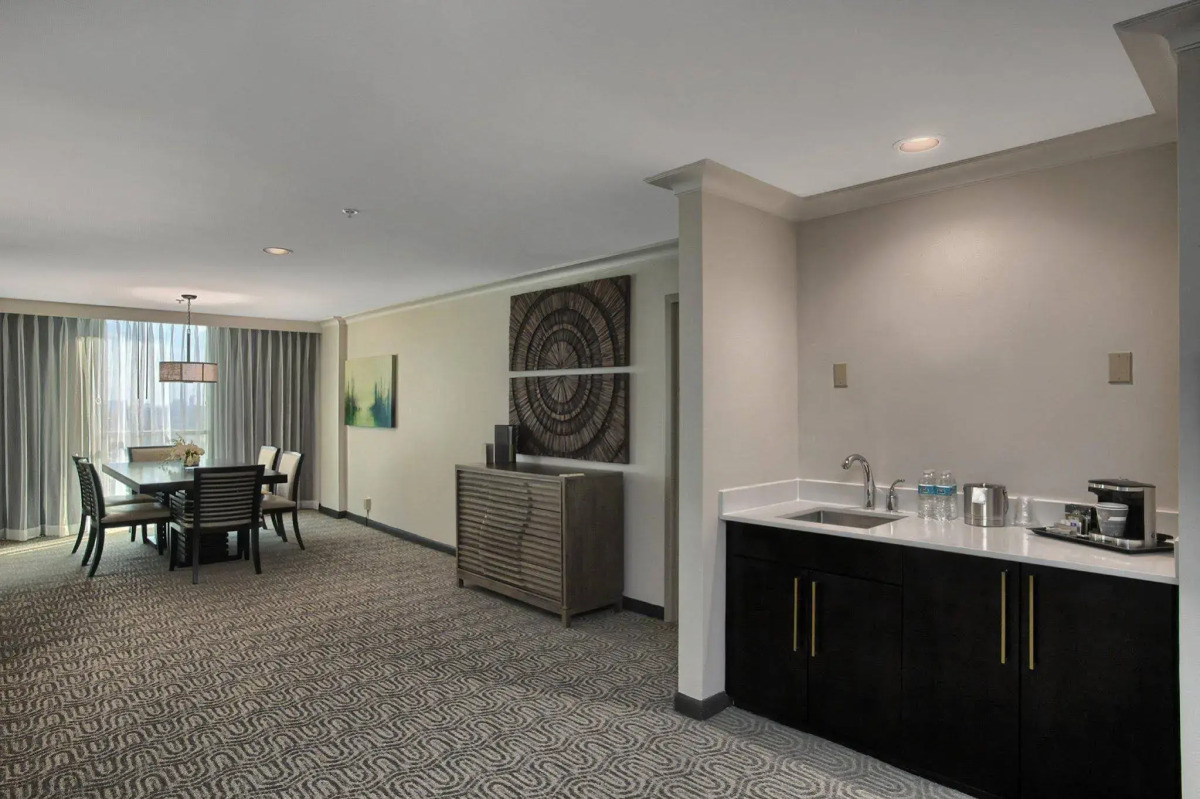 DoubleTree by Hilton at the Entrance to Universal Orlando