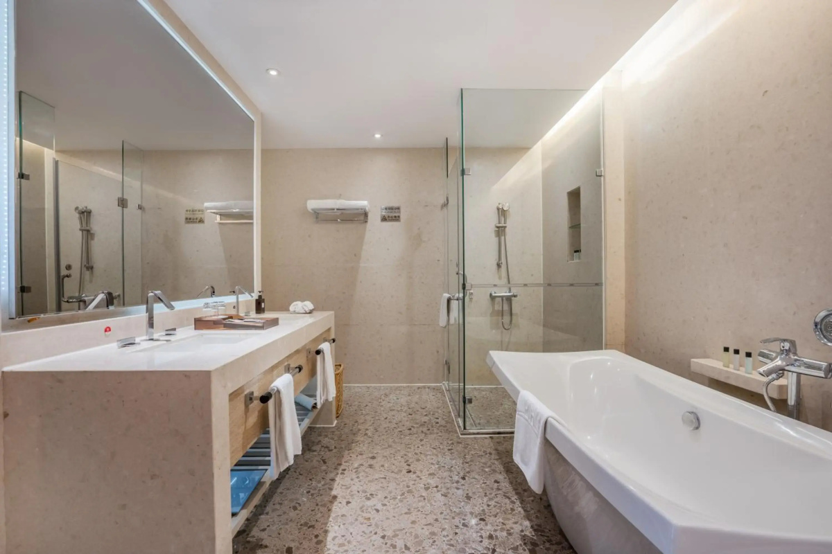 Guangzhou Pearl River International Hotel （Yijing Lu Metro Station）