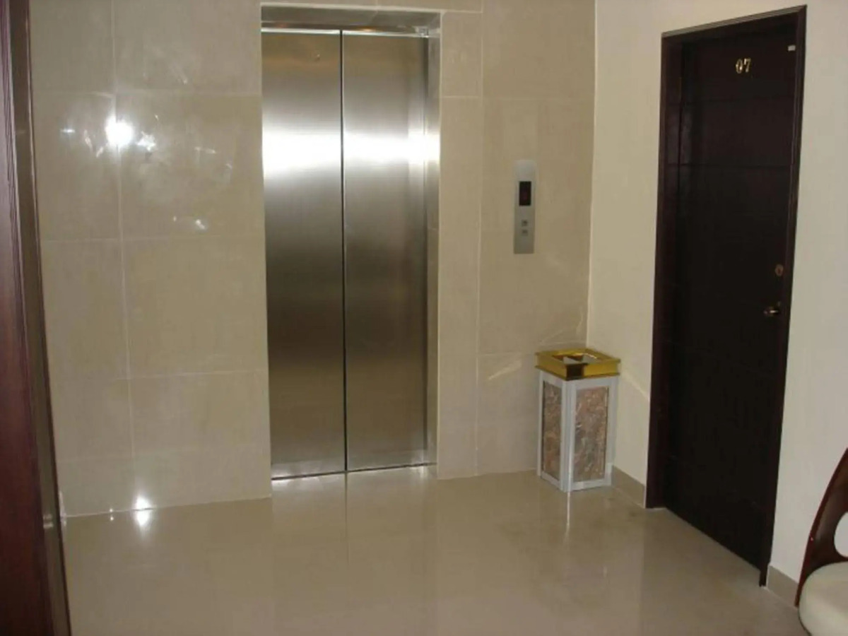 Royal Q&D Suites Hotel