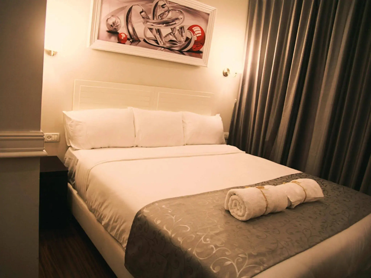 Lenis Hotel