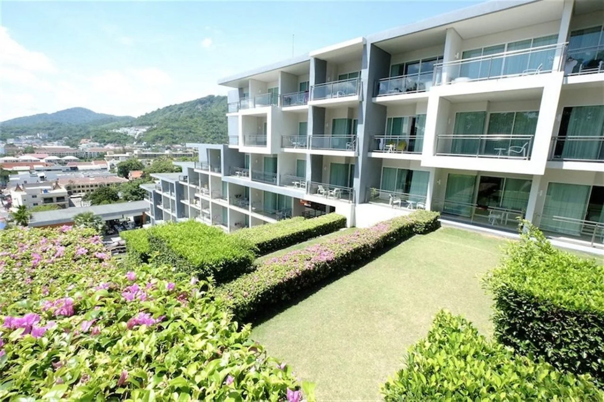 Sugar Palm Grand Hillside