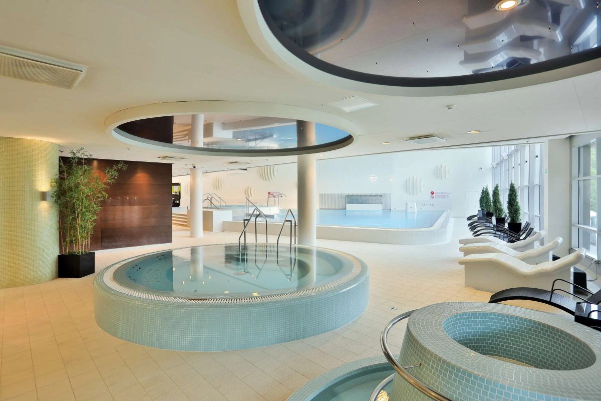Отель Park Inn by Radisson Meriton Conference & Spa Tallinn