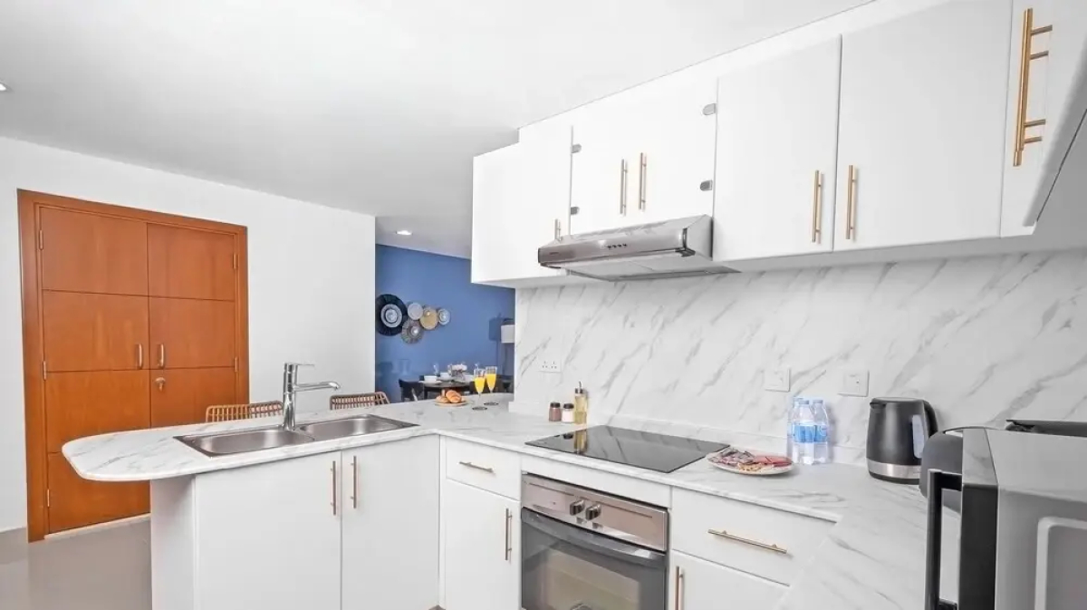 LUX - Marina Ocean View Suite 1