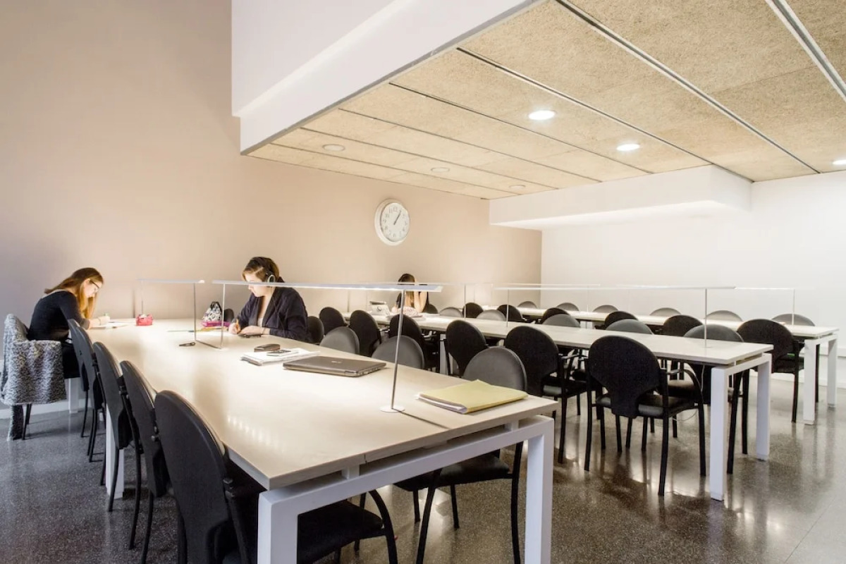 Residencia Universitaria Resa La Ciutadella -Campus Accomodation