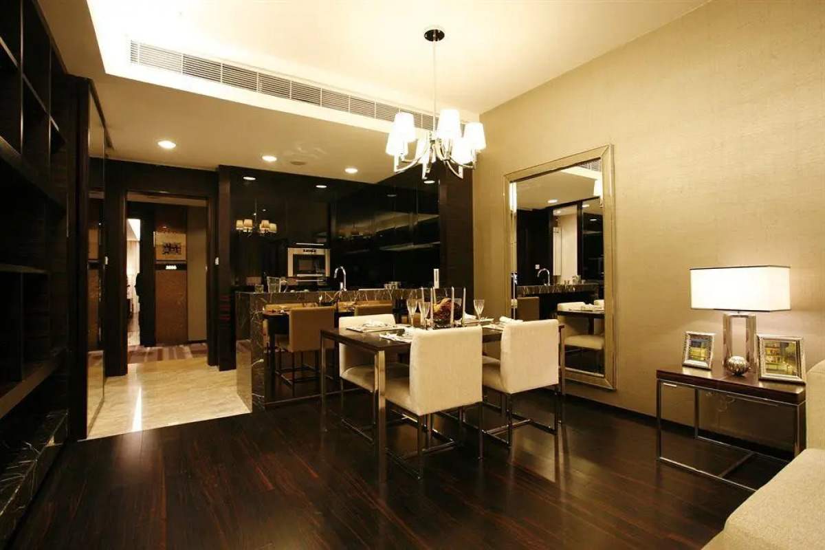 Silin Residence Poly World Trading Center