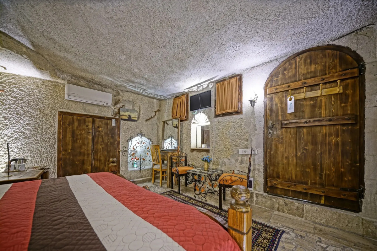 Maccan Cave Hotel