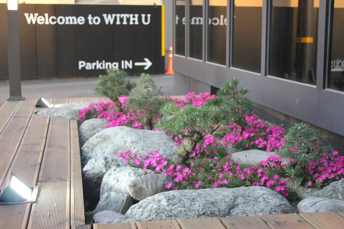 WITH U Hotel & Guesthouse