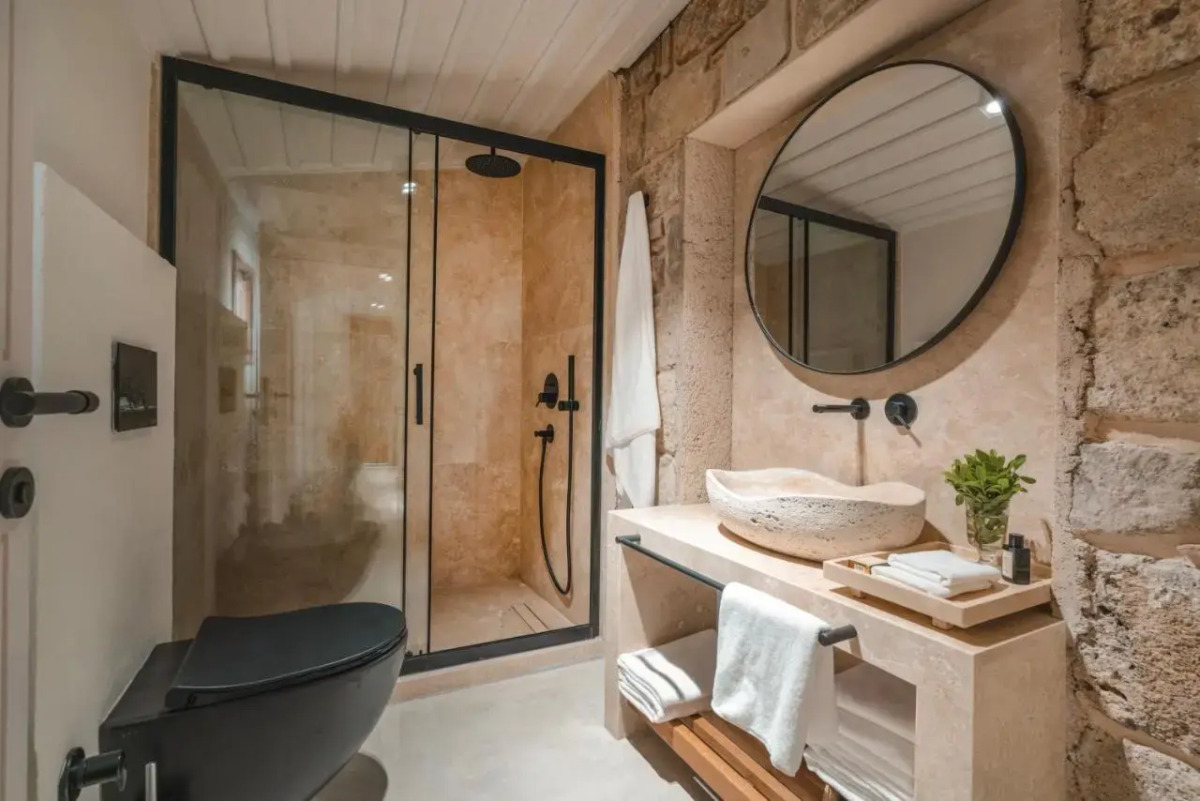 6 Rooms by Azumare