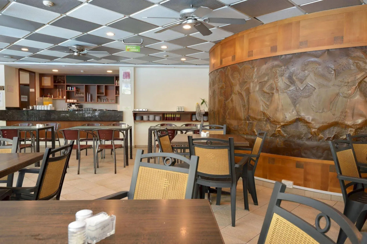 VIP Hotel (SG Clean Certified)