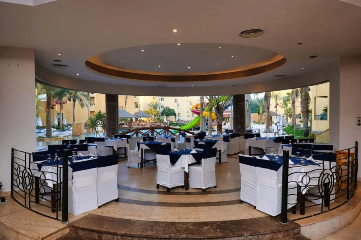 Eagles Downtown Zahabia & Beach Resort