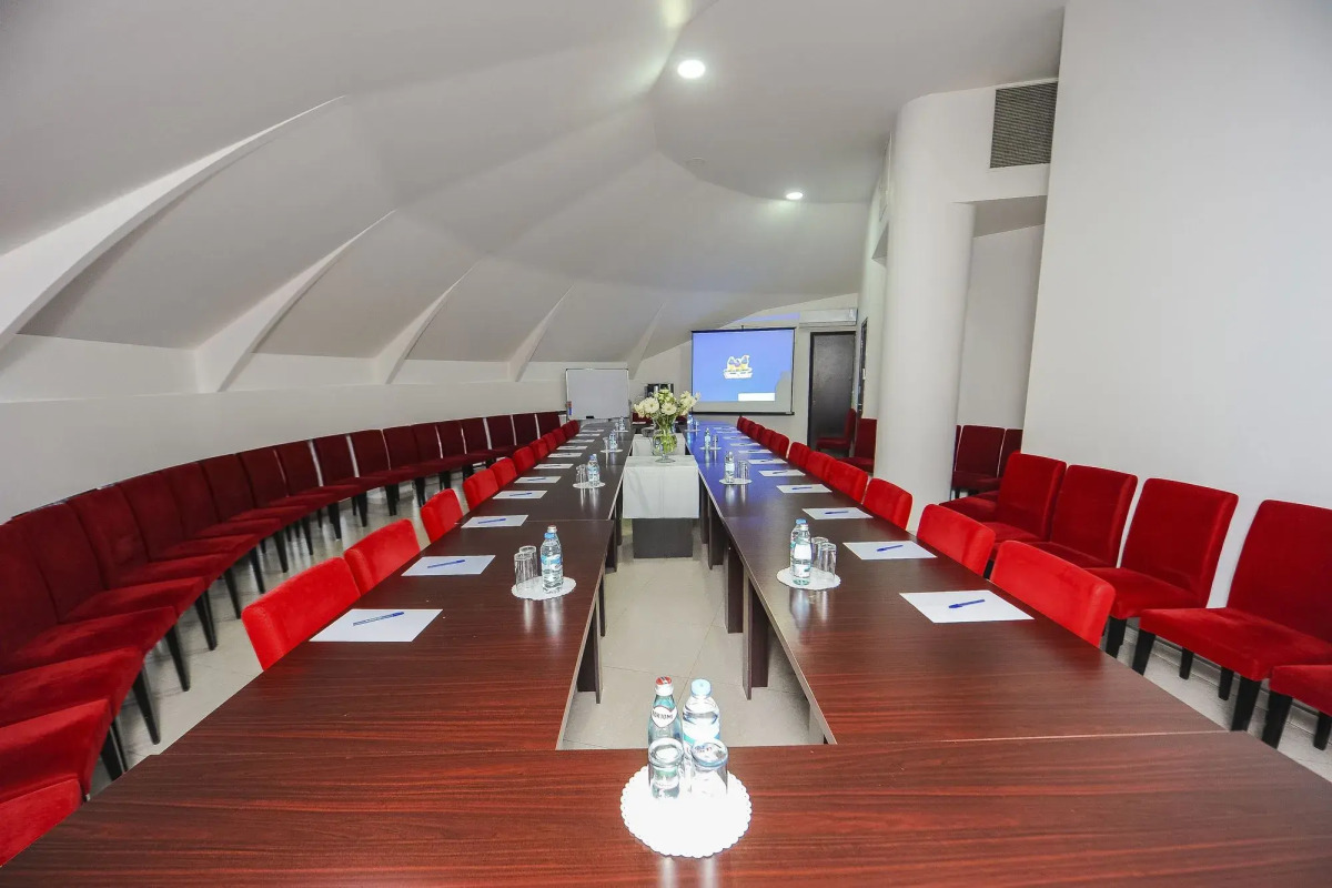 Отель «Аиси»