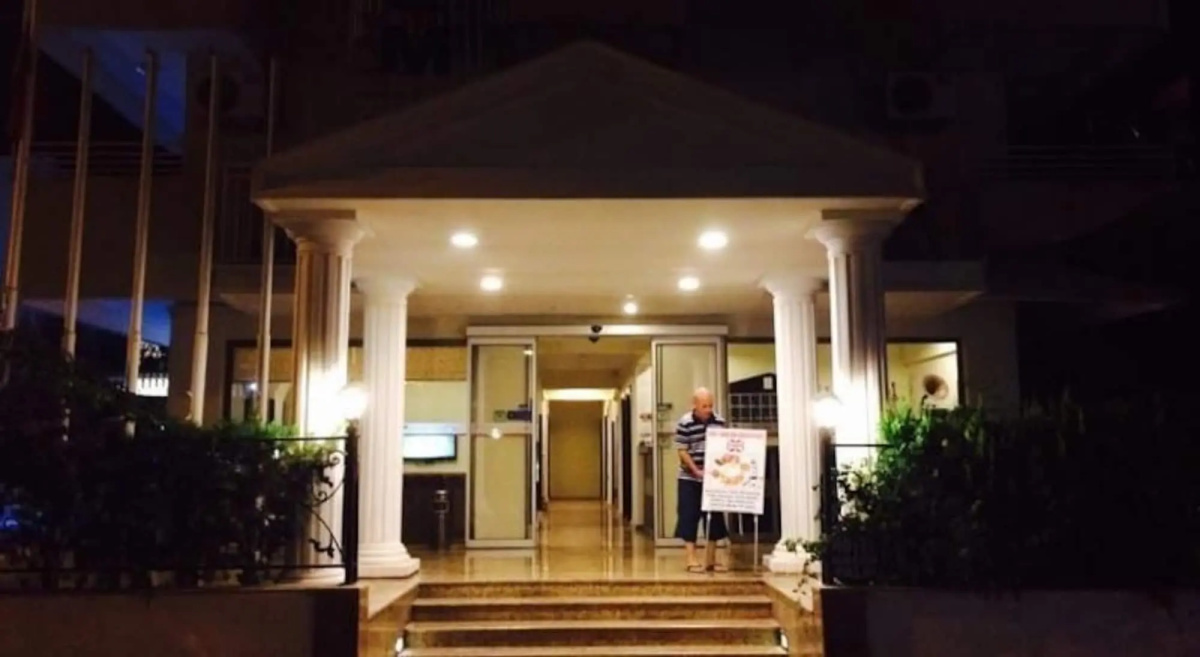 Green Palm Hotel