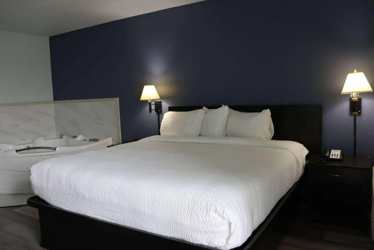 Travelodge by Wyndham Milwaukee