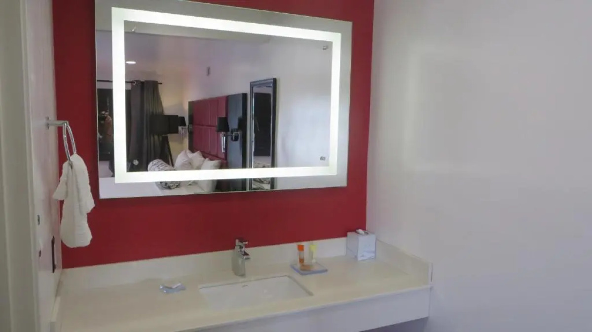 Legend Hotel Hollywood