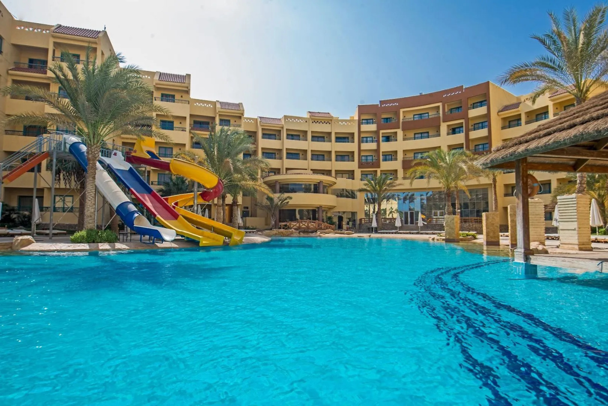 Eagles Downtown Zahabia & Beach Resort