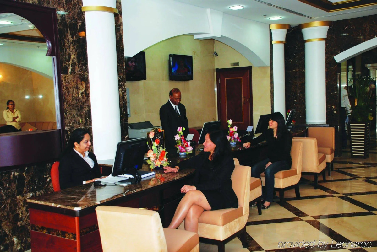 Отель Wescott Plaza Hotel Apartment