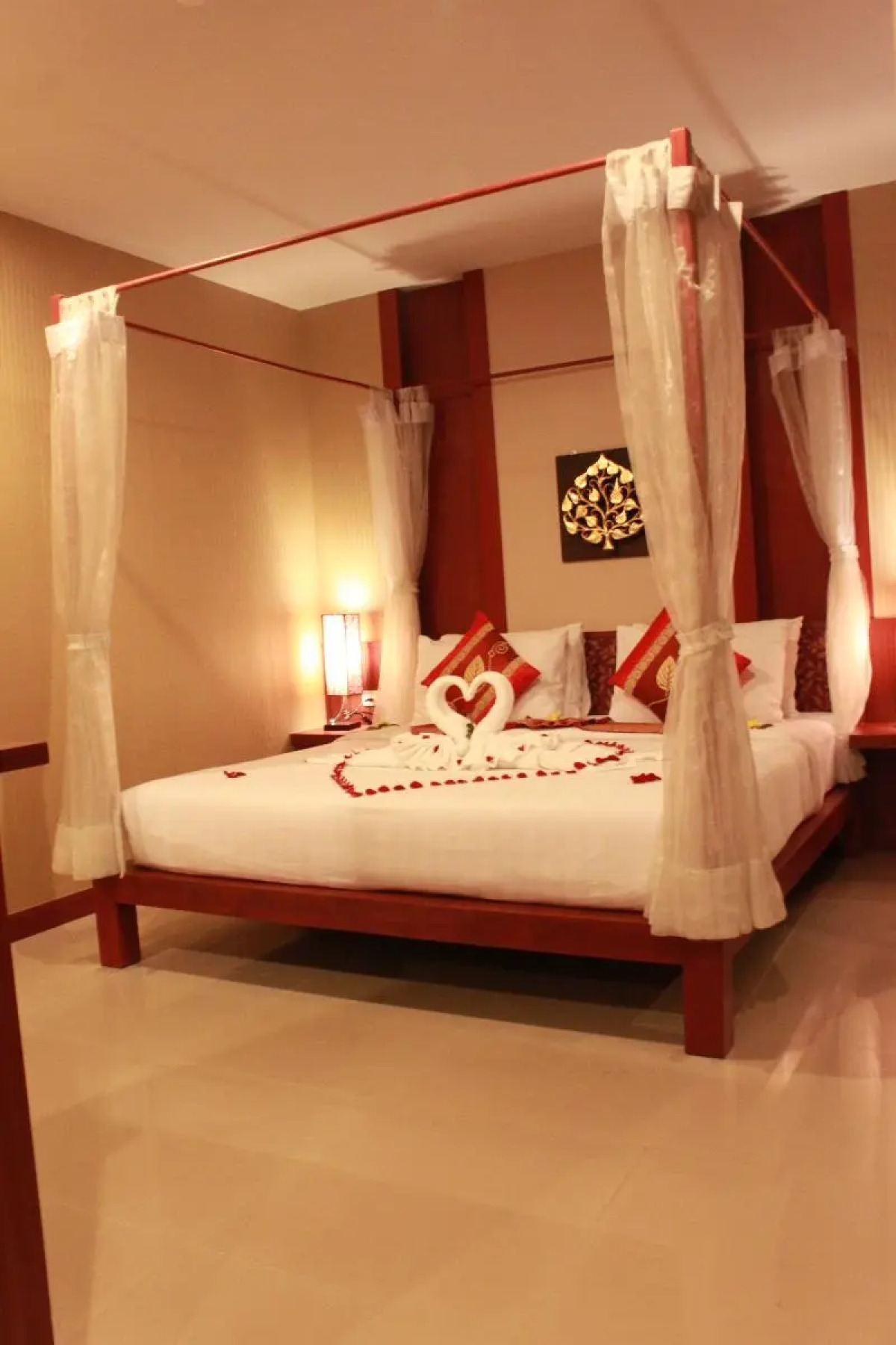 Patong Hemingway's Hotel