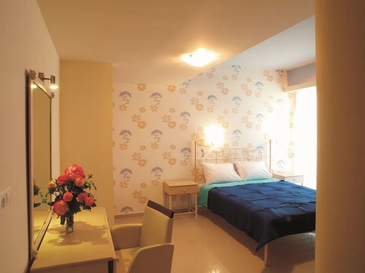 Niriides Beach Hotel