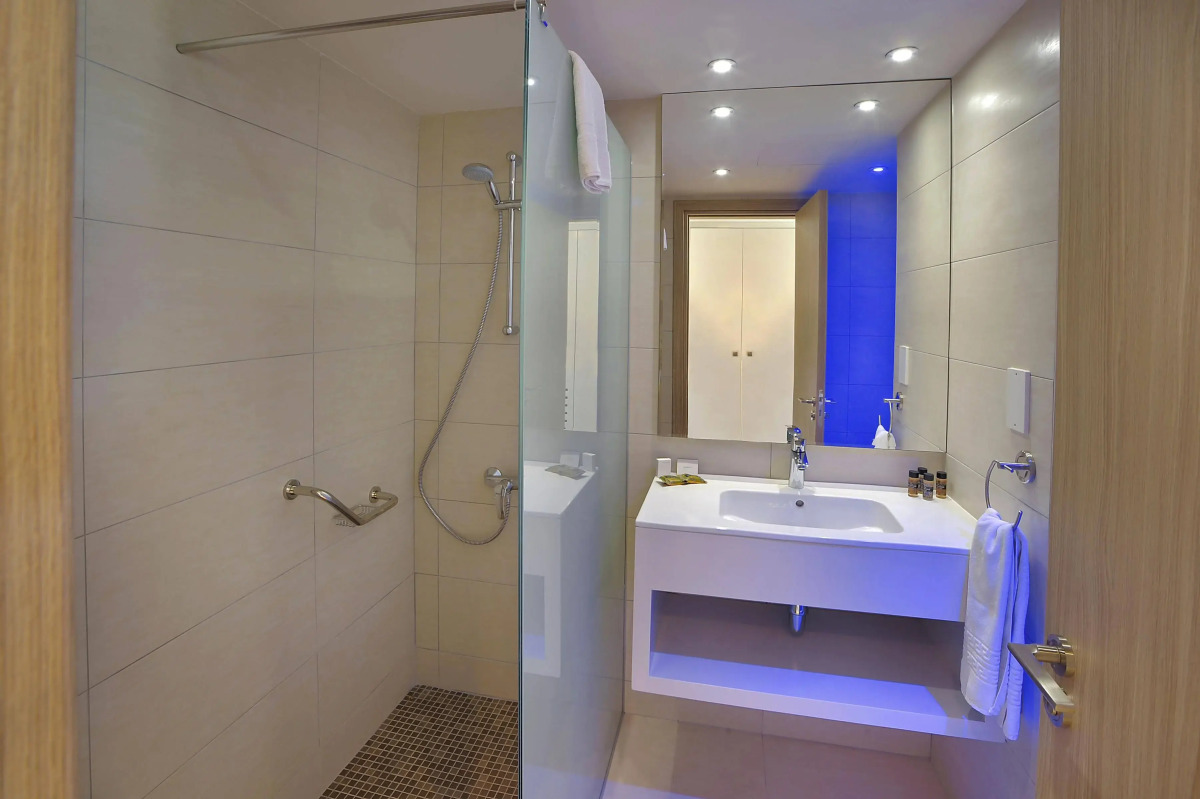 Отель Nelia Beach