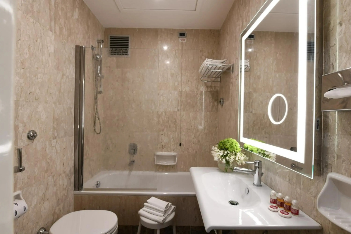 Al Khoory Executive Hotel