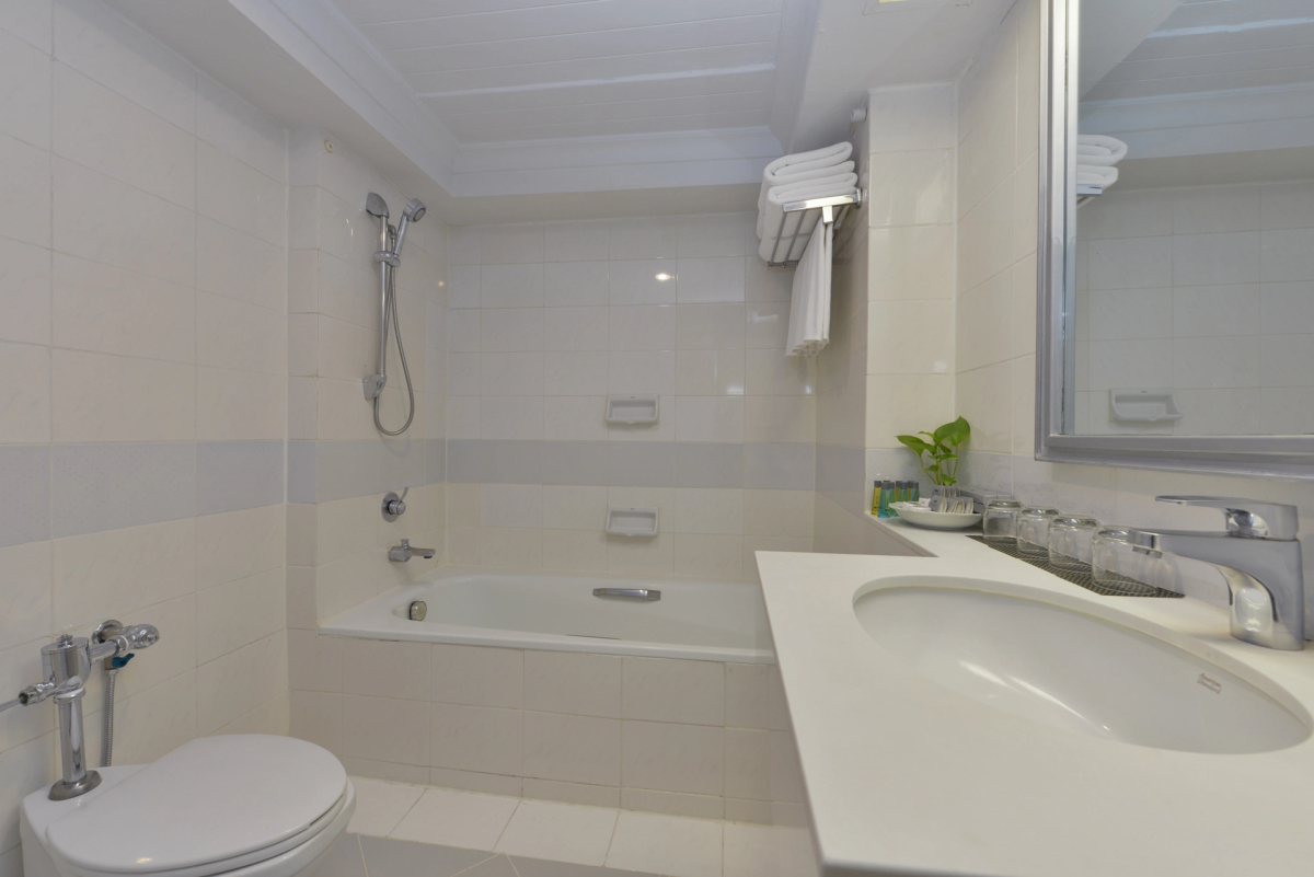 Отель BelAire Bangkok