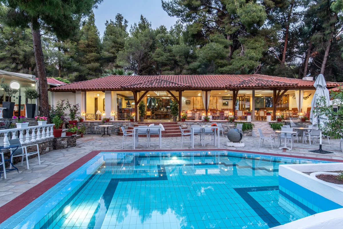 Porfi Beach Hotel